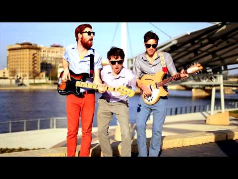 SIRES  - Pictures of You (Official Video)