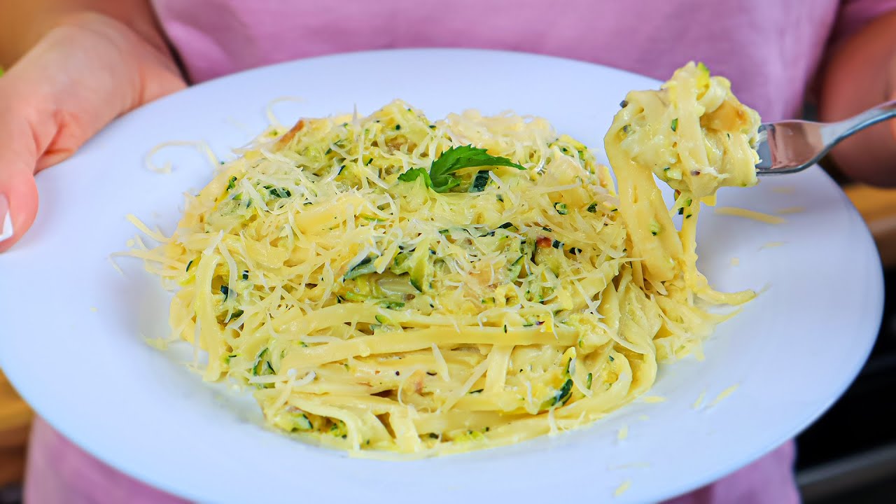 Nudeln mit Zucchini - Schafkäse - Sauce - Einfache Rezepte Nudeln mit Zucchini - Schafkäse - Sauce - Einfache Rezepte