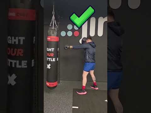 A quick jab in boxing: #boxing #thaiboxinglife #boxingworkout #muaythai #footwork #ufc #mma #short