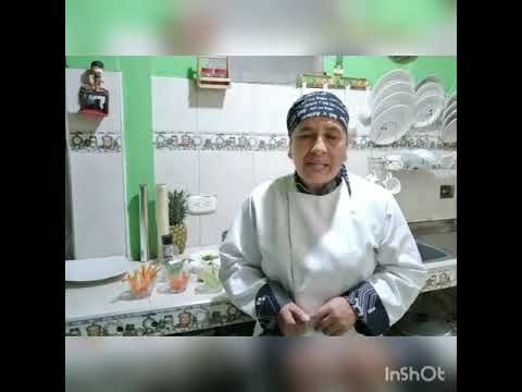 Ballotina de pollo, rellena de vegetales.