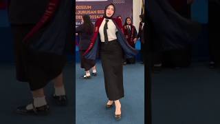 Download lagu Cewek Cantik wisuda mp3 Download lagu Cewek Cantik wisuda mp3