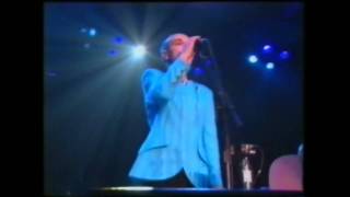 Sinead O&#39;Connor: &#39;War&#39; live at the Bob Dylan Tribute.