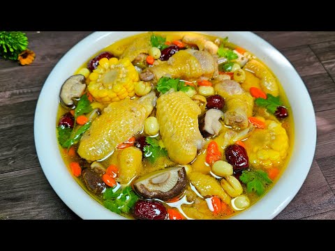Canh gà hầm táo đỏ