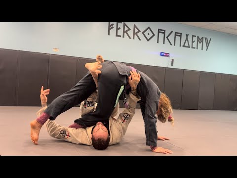 De La Riva to Reverse X to saddle entry. #jiujitsu #brazilianjiujitsu#saddle#leglocks