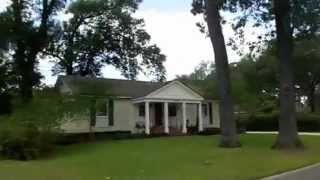 preview picture of video 'Baton Rouge Real Estate: Driving Tour Of Country Club Drive Garden District 70808'