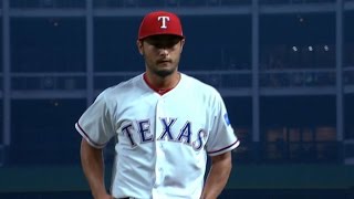SD@TEX: Darvish fans six over six quality innings