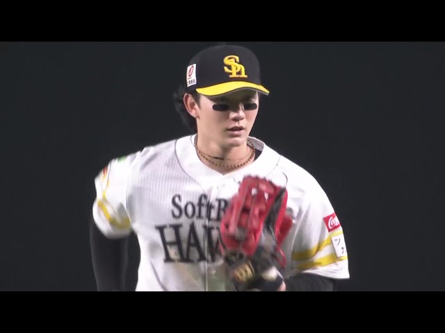 8回表】ファインプレー!! オリックス・山足達也 華麗な守備を 8回表】ファインプレー!! オリックス・山足達也 華麗な守備を