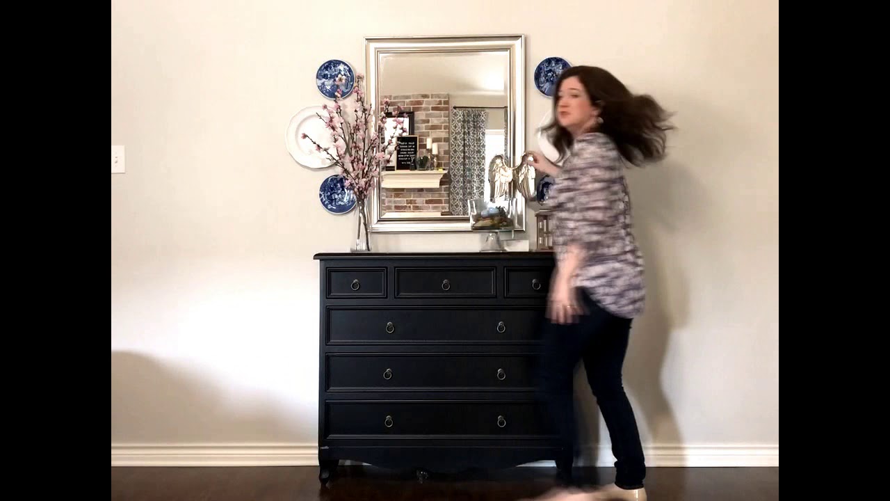 How to Style a Console Table Like a Pro – Interior Design Tips for Professionals
