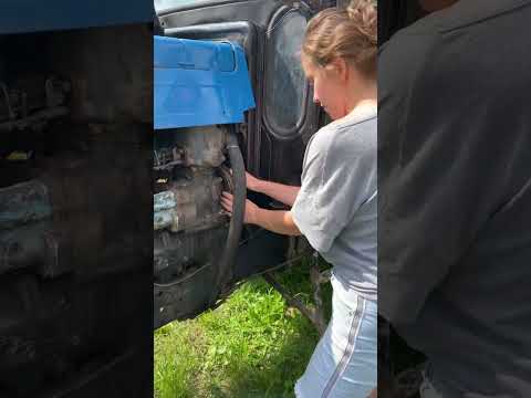 Мтз-80 пускач пробуем завести трактор #село #трактор