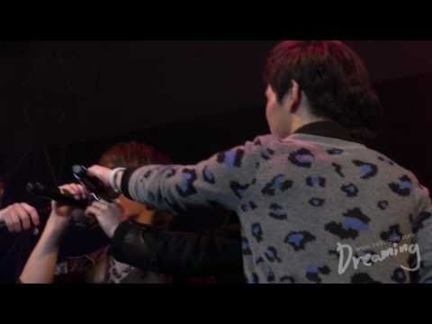 [fancam] 101120 SHINee minho & key remind jonghyun to sing @ Supporting Concert for Examinees