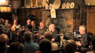 The Friends of Fiddler&#39;s Green sing &#39;Doon In The Wee Room&#39;.