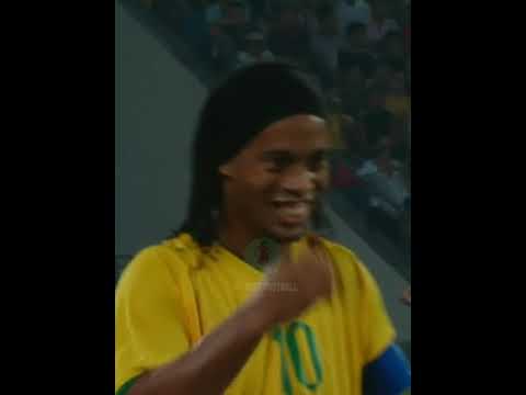 RONALDINHO GAÚCHO RIU DO MESSI
