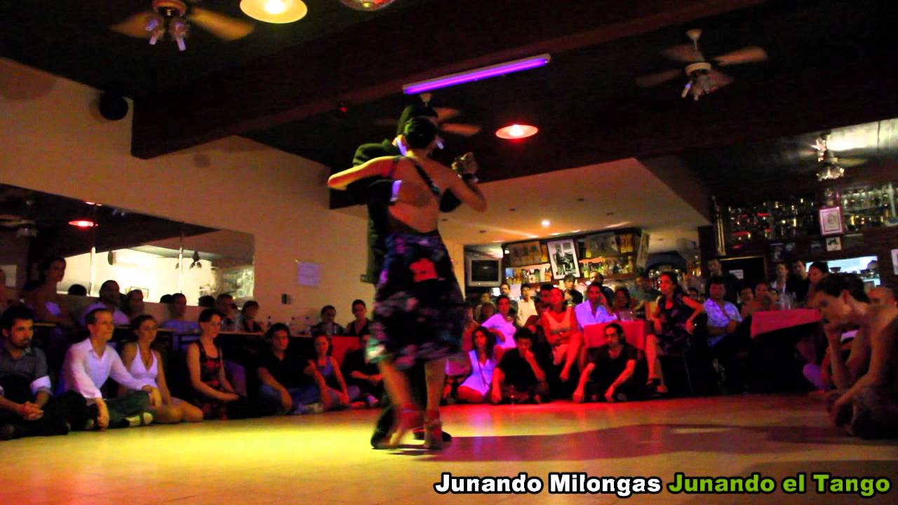 Video thumbnail for ROBERTO ZUCCARINO Y JESSICA ARFENONI EN LA MILONGA 10 "Hasta siempre Amor"