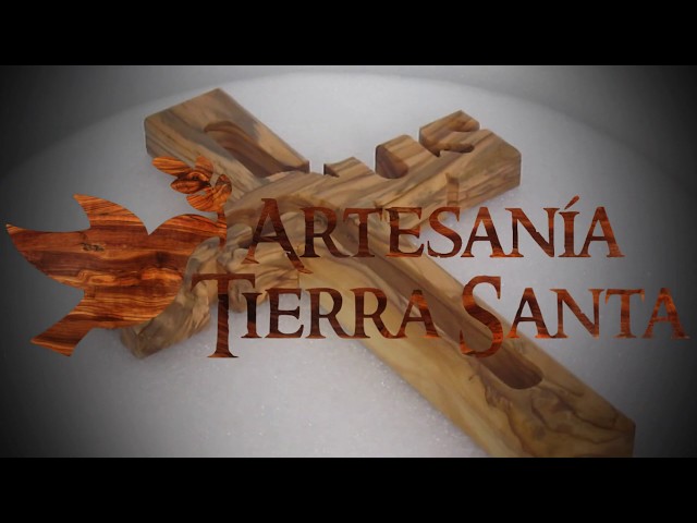 Vídeo relacionado con SANCTRA Collar de cruz de madera para hombre y mujer, hecho a mano y bendecido en Tierra Santa, colgante de fe cristiana con bolsa de regalo y certificado de autenticidad.