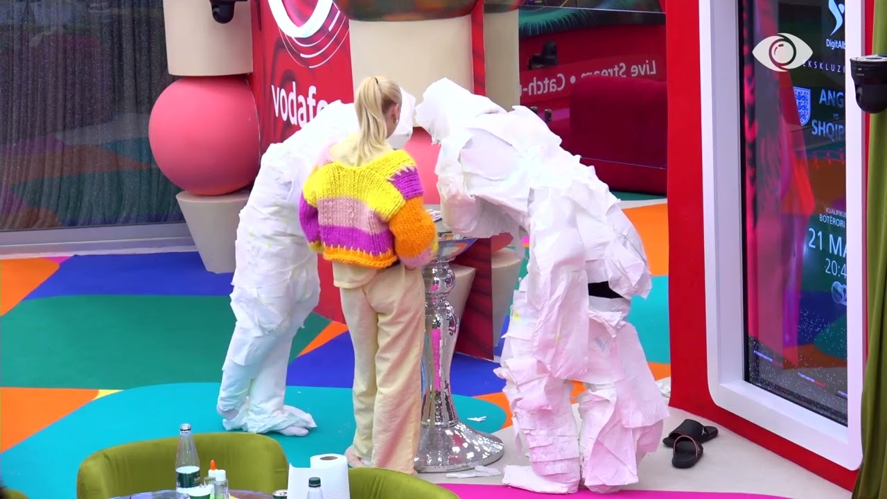 Jozi dhe Aldo luajnë me njëri-tjetrin, teksa vijojnë sfidën e Vëllait të Madh