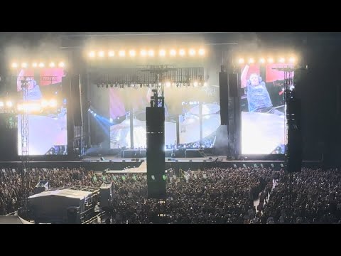One-Arm Drummer Produces Insane Drum Solo (Rick Allen) - Def Leppard Live at Wembley London 2023
