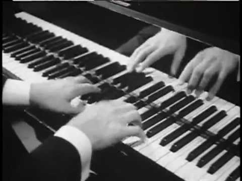 Paul Whiteman conducts Rhapsody in Blue (from the Film 