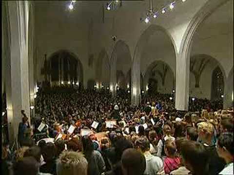 22) Gemeinsames Schlusslied, O du fröhliche, 2001