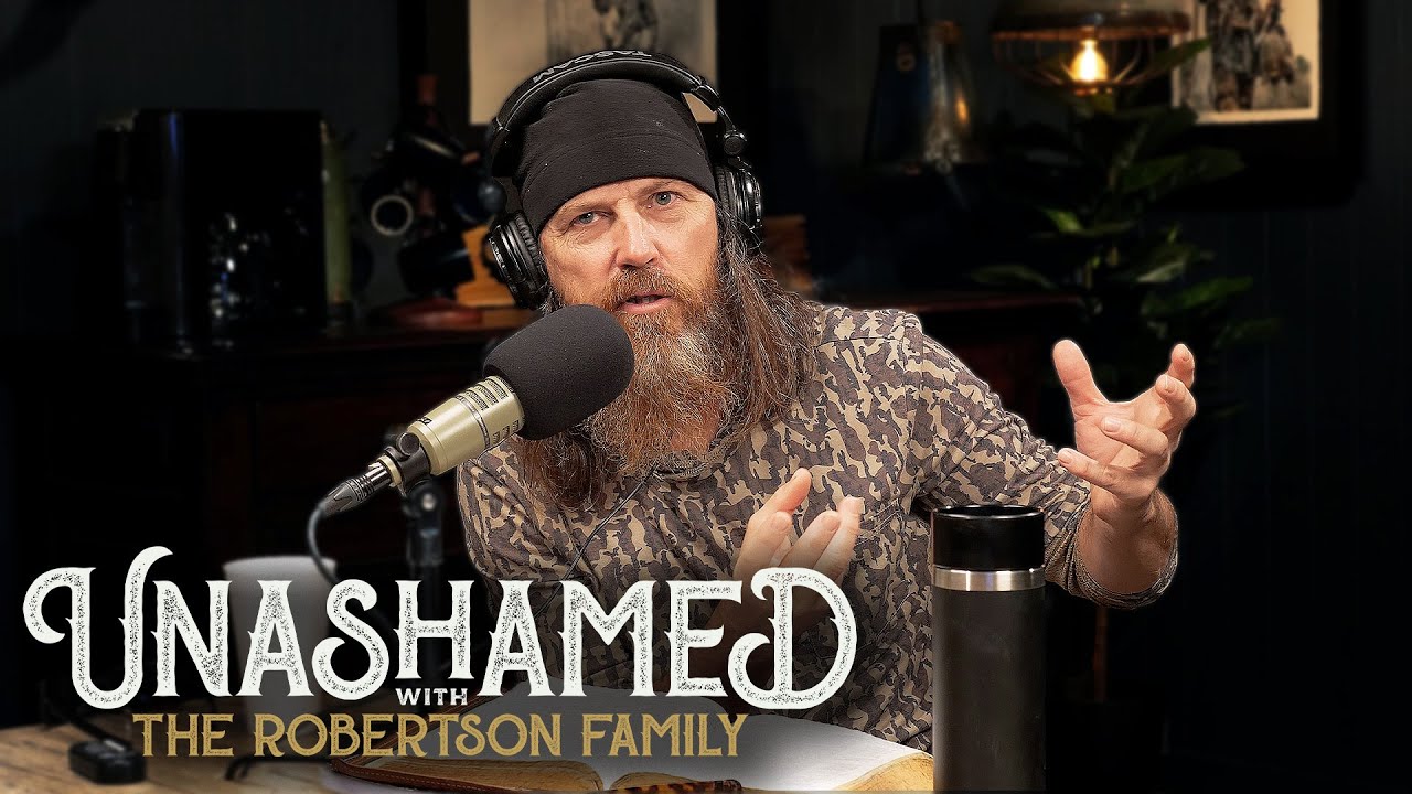 Ep 1033 | Jase Uncovers a Bible Verse That Caused Extreme Rage & the Mind-Boggling Disaster Zone in NC