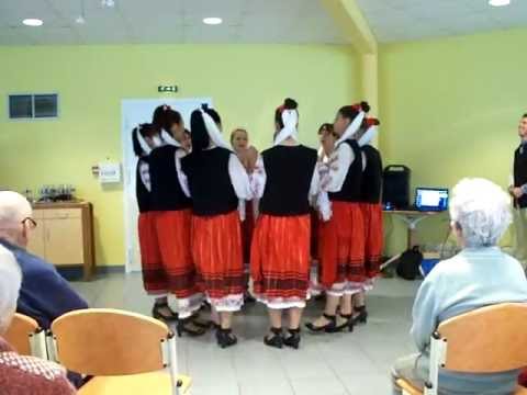 FLORICICA - Grup folcloric din Posesti in spectacol la caminul de batrani din Beaupreau,Franta