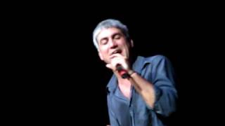 Taylor Hicks sings Wherever I Lay My Hat in Biloxi, MS