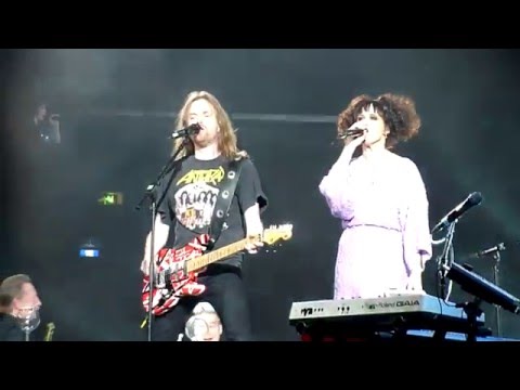 Anssi Kela & Maija Vilkkumaa -- Luokkakokous (Vain elämää 2015)