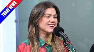 Kelly Clarkson Jokes Her Small Breasts Are ‘Perfect’ While Narrowly Avoiding Wardrobe Malfunction
