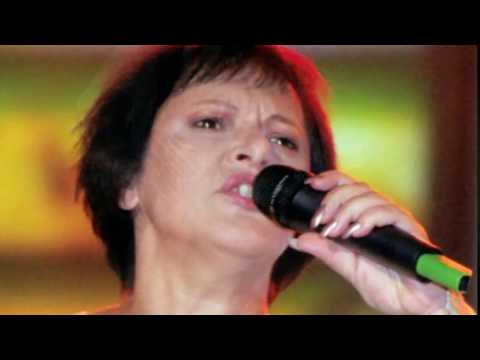 GRAŻYNA ŁOBASZEWSKA   Za Szybą Całkiem Spokojnie Wypiję Trzecią Kawę