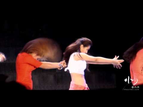 [2010-08-21] Yuri Fancam - SNSD - Dance Battle - SMTown Live Concert
