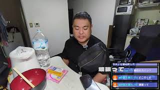 何か