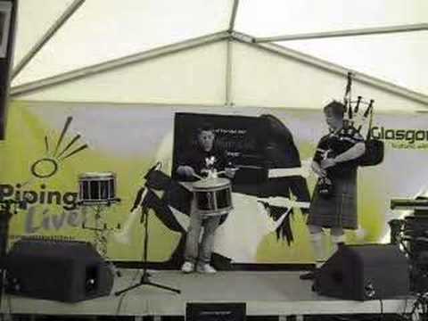 download lagu mp3 mp4 Piper And Drummer, download lagu Piper And Drummer gratis, unduh video klip Piper And Drummer