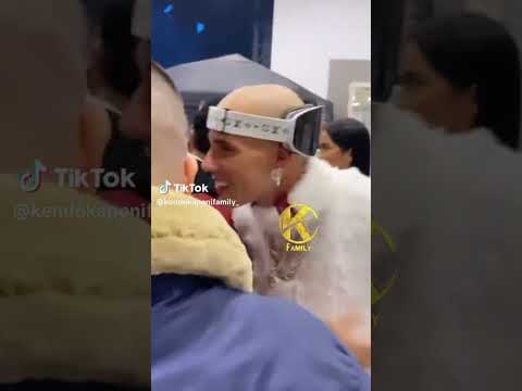 Yandel se encuentra a Kendo kaponi en medio de un show #yandel #kendo #show #urbano #sigueme