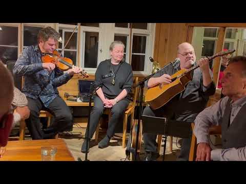 Morten Alfred Høirup & Vingården im Urwaldhaus und im Kursaal Heiden, 08. November 2024