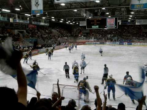 Dauersupport der SERC-Fans beim 2. Finalspiel in München Teil 1