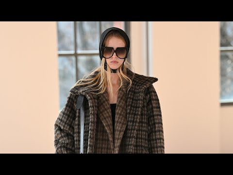 Max Mara | Fall Winter 2021/2022 | Fashion Show