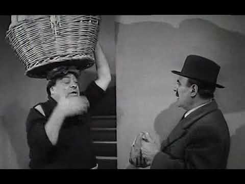 Aldo Fabrizi e Virgilio Riento in Papà diventa mamma (1952) un film di Aldo Fabrizi