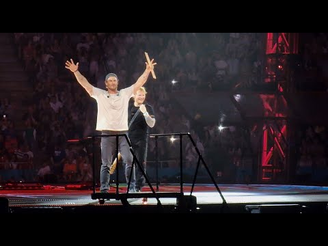 Ed Sheeran brings Chris Hemsworth as special guest to play drums