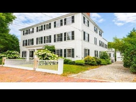 186 High Street, Newburyport, MA Presented by Gail Luchini.