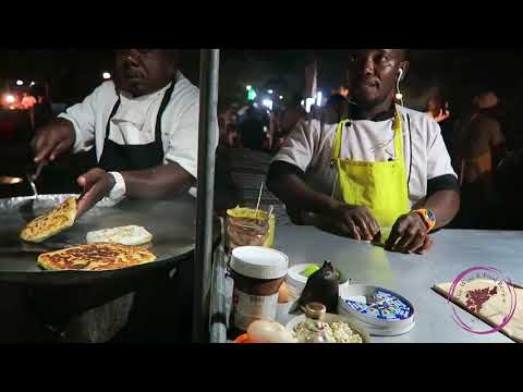 A "pizza" e comida de rua de Zanzibar. Forodhani/Zanzibar