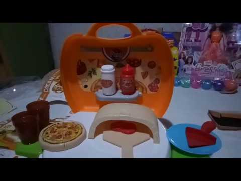 download lagu mp3 mp4 Pizza Suitcase, download lagu Pizza Suitcase gratis, unduh video klip Pizza Suitcase