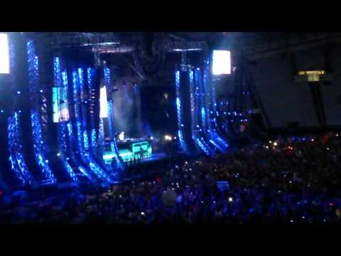 AVB plays "This Is What It Feels Like" Live @ Ultra Europe 2014