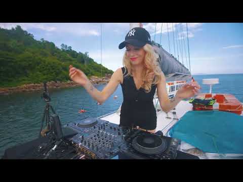 Lia Lisse - Live @ Da Nang, Vietnam / Melodic Techno & Progressive House