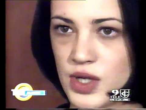 Asia Argento 1998 brava e bella parla del padre Dario Argento Intervista Emanuele Carioti