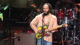 Ziggy Marley - ''Get Up, Stand Up''  + ''War'' mashup (LIVE)