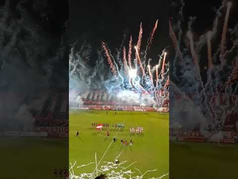 "Salió San Martín a la cancha con este recibimiento " Barra: La Banda del Camion &bull; Club: San Martín de Tucumán