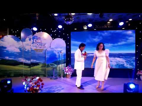 Vùng Biển Trời Và Màu Áo Em - Mạnh Tùng