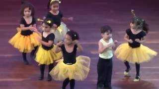 Aramis bailando &quot;Las Avispas&quot; de Juan Luis Guerra