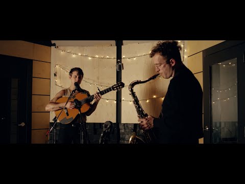 Elliot Maginot - (Am I Here Now?) - live session
