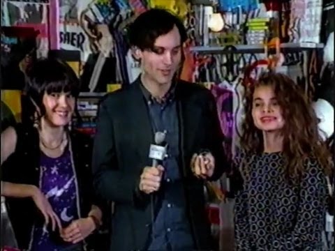 Opal - Happy Nightmare Baby,w. Hope Sandoval cameo, official VIDEO, TV broadcast, likely Dec., 1987