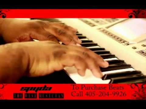 Tech N9ne Producer making a beat